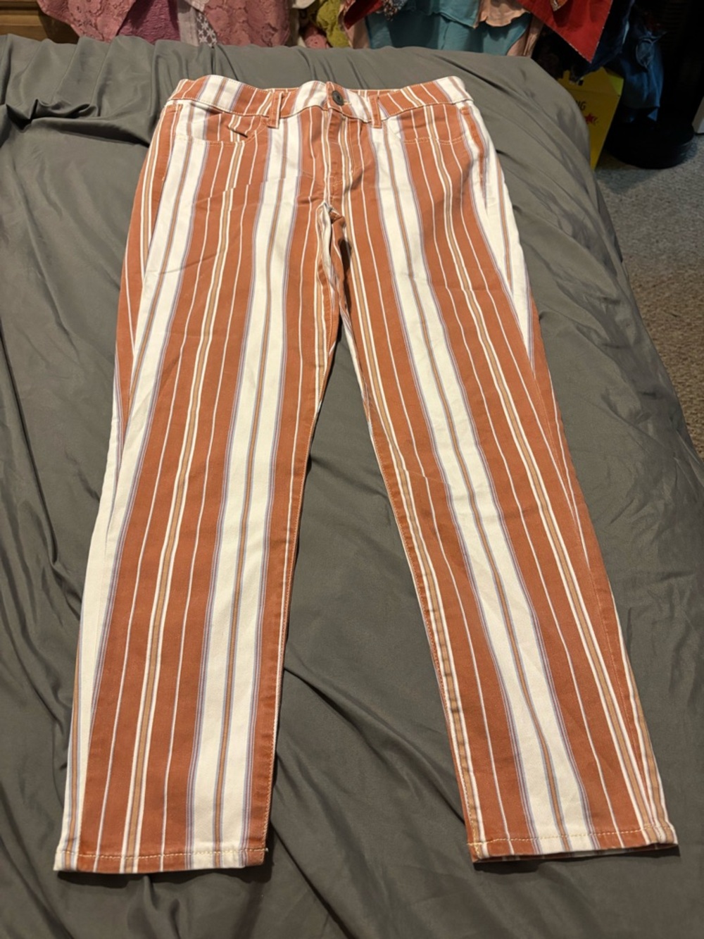 American Eagle Outfitters Rust and White Striped High Rise Jegging Cropped size